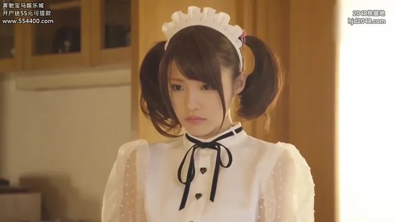 Con ghệ ngoan và anh trai cuồng cosplay