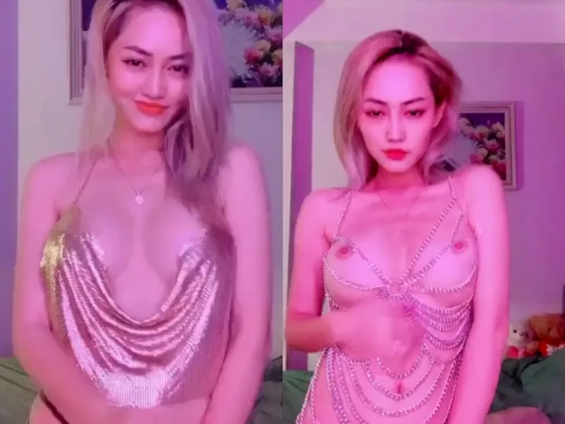 Em ngọc hà vú to nứng lồn thẩm du p1